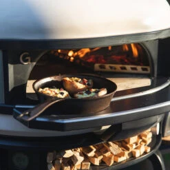 Gozney Dome Dual-Fuel Pizzaofen, Olivgrün -Grill Konigreich Geschaft gozney dome dual fuel pizzaofen 66ad03d984f3c205aabbc747425419d3