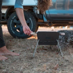 Knister Grill Small – Tragbarer Holzkohlegrill -Grill Konigreich Geschaft knister grill small tragbarer holzkohlegrill 79de4b72f74cef71bd7f378eeda608cc