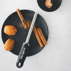 Microplane Premium Gewürzreibe Schwarz -Grill Konigreich Geschaft microplane premium gewuerzreibe schwarz 893c277512a7e06745b911029037cd87