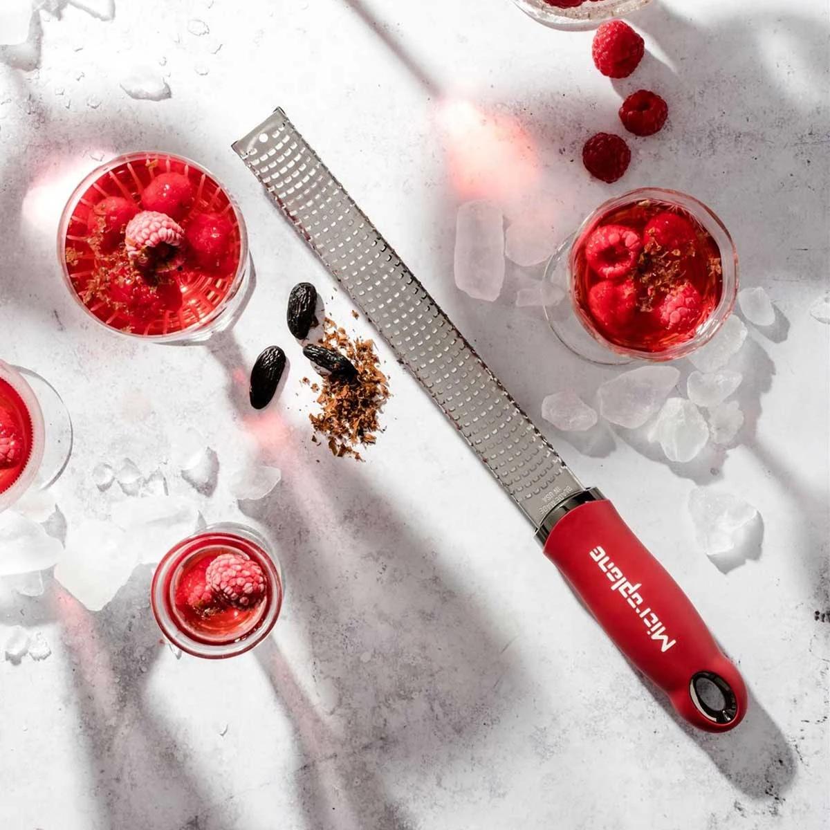 Microplane Premium Reibe / Zester, Granatapfelrot 5 Microplane Premium Reibe / Zester, Granatapfelrot – Bild 3