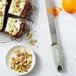 Microplane Premium Reibe / Zester, Salbei Grün -Grill Konigreich Geschaft microplane premium reibe zester salbei gruen d3dbe6a565979d43098d81dc05de9658