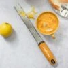 Microplane Premium Reibe / Zester, Senfgelb -Grill Konigreich Geschaft microplane premium reibe zester senfgelb d148fe8215f470be12dbf68e719135ec