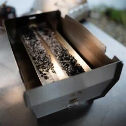 Skotti Smak Räucherschale Edelstahl 16 Skotti Smak Räucherschale Edelstahl -Grill Konigreich Geschaft skotti smak raeucherschale edelstahl 4042991bdf4cd673a6899044f9f96a66